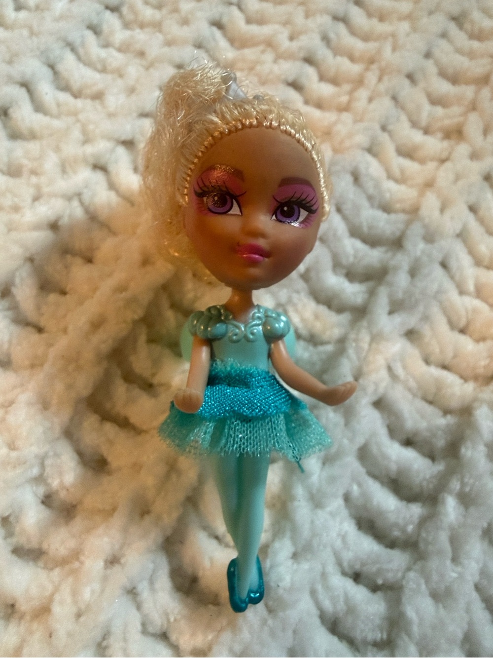 Collectible Ballet Bunch #514 Peek A Boo Petites Club Barbie Collection 3"